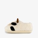 Zijaanzicht van een witte pantoffel met zwarte vlekken en een zachte vacht.