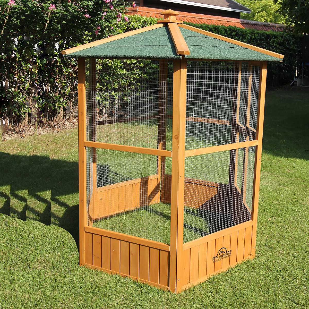 LotaHome - Vogelkooi - Volière - Vogelhuis - Weerbestendig - Dierenverblijf voor Vogels - Vogelverblijf - Papegaaienkooi - Parkietenkooi - Met Dakleer en Sterk Gaas - Veilige en Comfortabele Leefomgeving - Vurenhout - Bruin - 106x122x160cm thumbnail 2