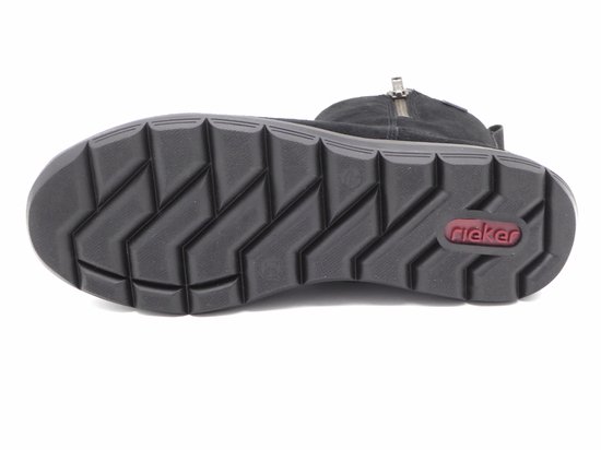 Zwarte zool van een Rieker Tex enkellaars met een visgraatprofiel en Rieker logo.