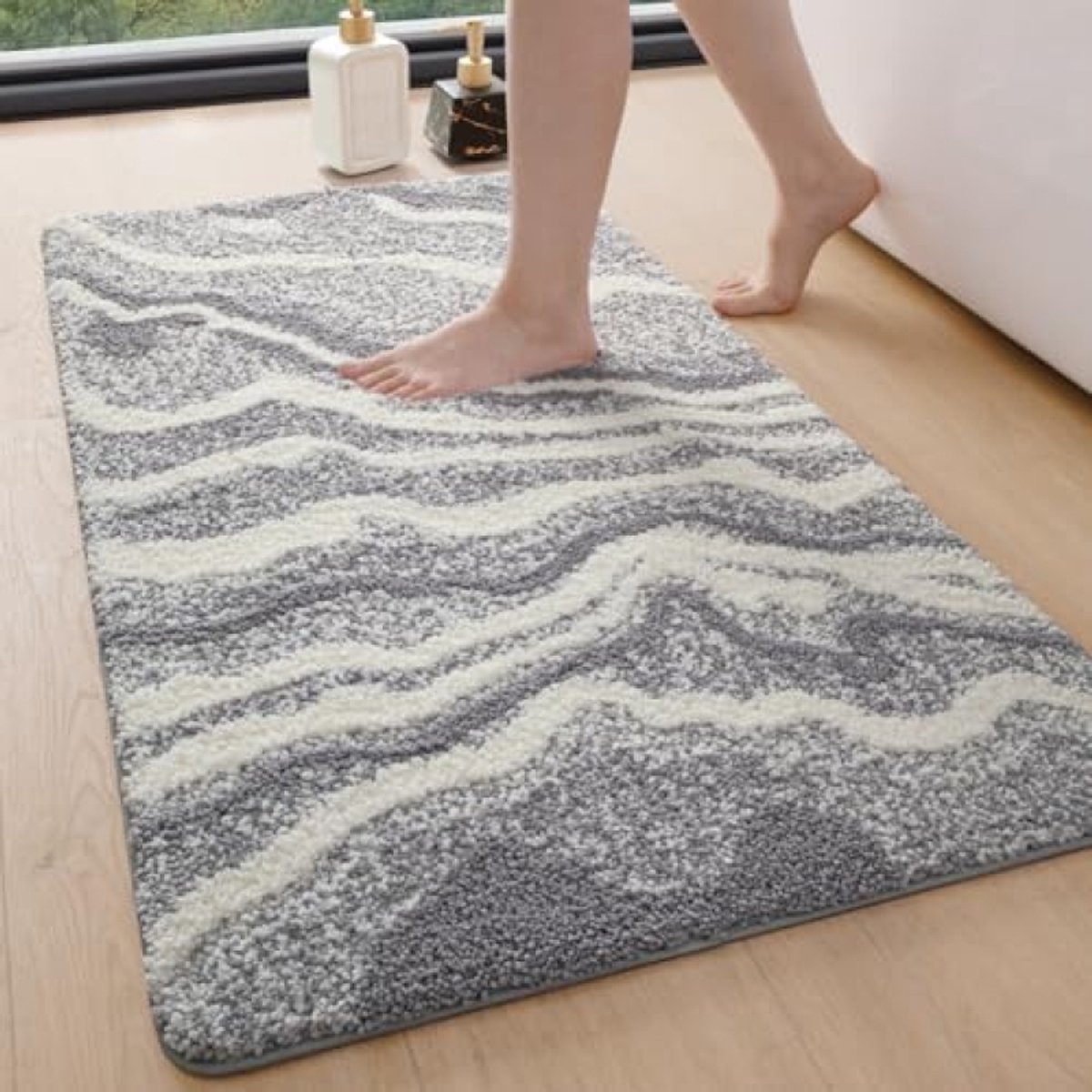 Waterabsorberende Badmat 61 x 110 cm, Extra Zacht Microvezel, Antislip Achterkant, Machinewasbaar, Grijs - Perfect voor Badkamer, Douche en Keuken