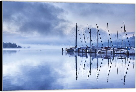 Dibond –Zeilboten in de Haven– 150x100 Foto op Aluminium (Wanddecoratie van metaal)