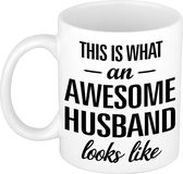 This is what an awesome husband looks like cadeau mok / beker - 300 ml - verjaardag / Vaderdag - kado mok / beker