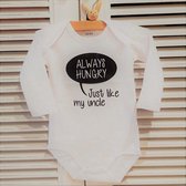 Baby Rompertje met tekst zwangerschap aankondiging - announcement  oom always hungry just like my uncle | lange mouw | wit zwart | maat 74-80 | cadeau jongen meisje unisex