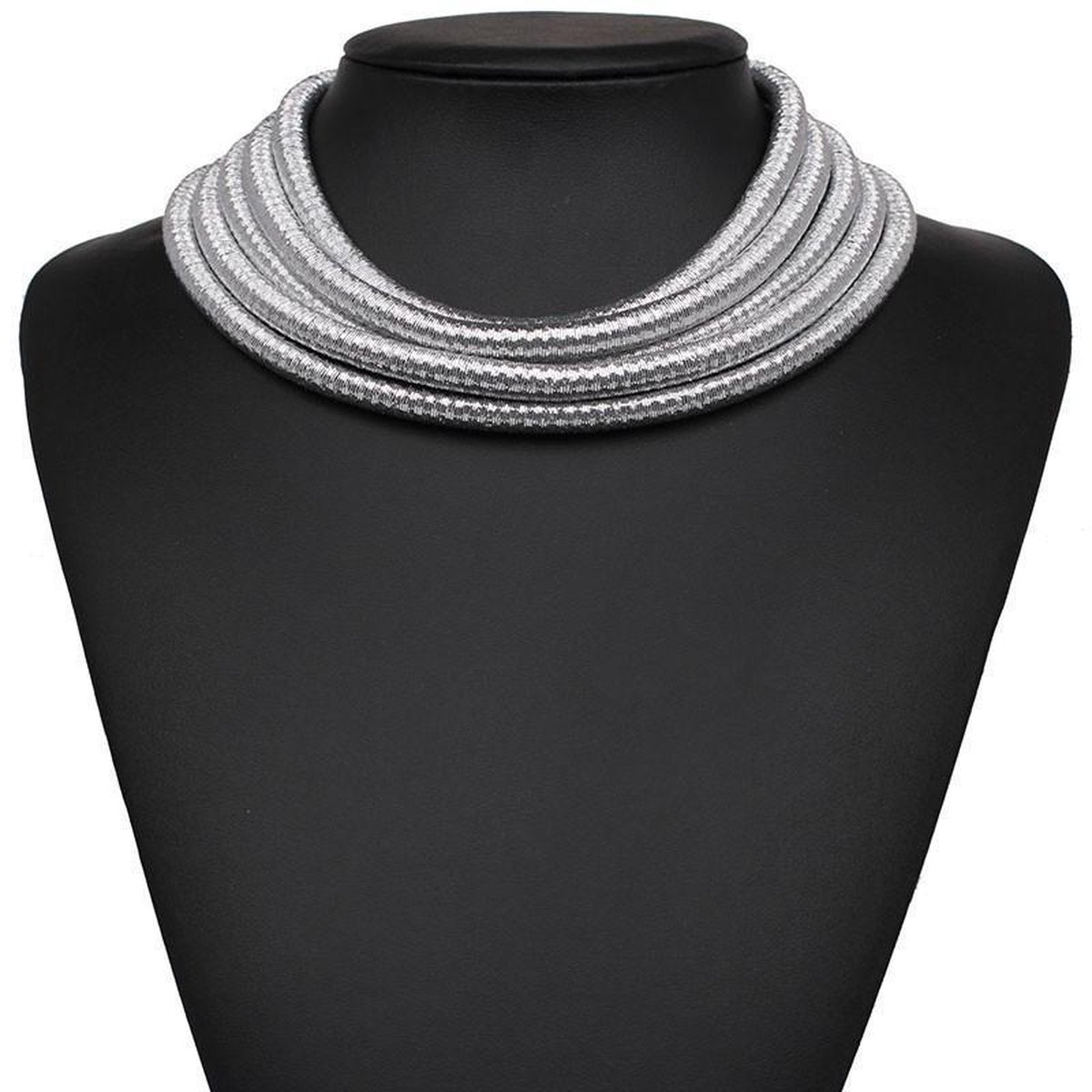 Halsketting Design Kim Kardashian zilverkleur - Van Santen Fashion Charm Jewelry