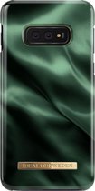 iDeal of Sweden Samsung Galaxy S10E Fashion Hoesje Emerald Satin