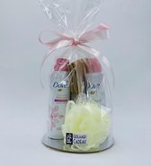 Cadeau voor vrouw Dove douchegel shower mousse rose oil Dove deodorant beauty finish Grote rugwashand Douche spons - Geschenkset vrouwen - verjaardag - Dove geschenkset - 4 producten
