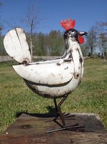 Witte kip, 40 cm, tuinbeeld in metaal, unieke tuindecoratie, handgemaakt van recycle metaal