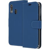 Samsung Galaxy A20e hoesje bookcase - hoesje Samsung A20e bookcase - A20e hoesje bookcase - telefoonhoesje Samsung A20e - Samsung A20e hoesje - Kunstleer - Donkerblauw - Accezz Wallet Softcas