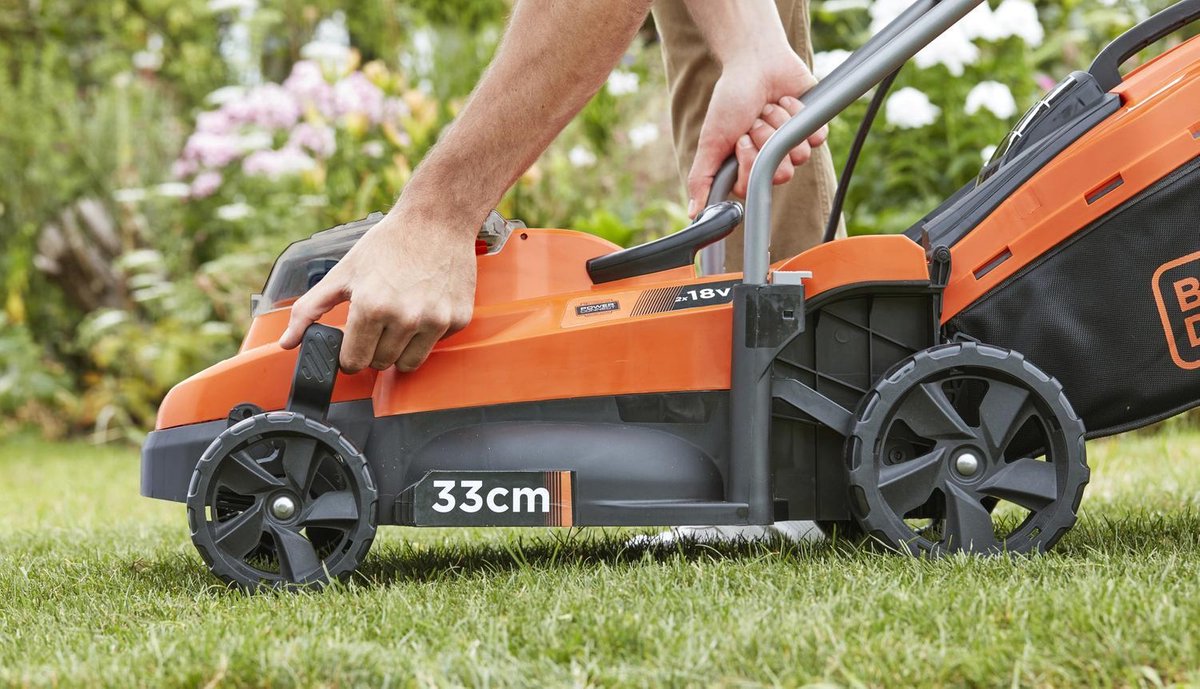 BLACK+DECKER 18V 33cm Grasmaaier, 35L opvangbak zonder accu en lader - BCMW3318N-XJ – foto 8
