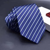 Zijden stropdassen - stropdas heren ThannaPhum Donkerblauwe zijden stropdas blauw met lichtblauwe strepen