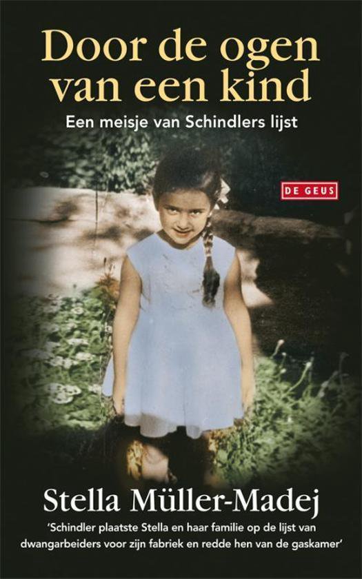 Een meisje met een vlecht draagt een lichtblauwe jurk en staat buiten met de titel 'Door de ogen van een kind'.