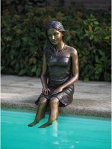 Tuinbeeld - bronzen beeld - Zittend meisje - 95 cm hoog