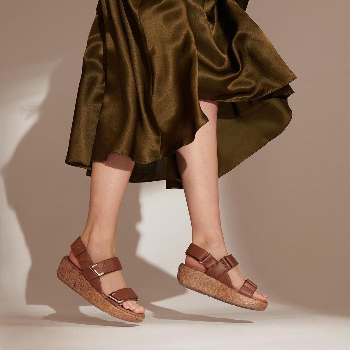 FitFlop Remi Adjustable Back-Strap Sandals Leather BRUIN - Maat 40 | bol