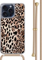 Casimoda® hoesje met beige koord - Geschikt voor iPhone 15 Pro Max - Luipaard print bruin - Afneembaar koord - TPU/polycarbonaat - Bruin/beige