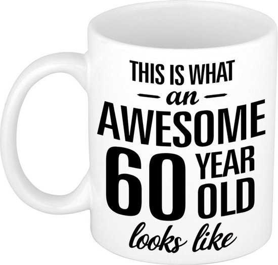 60e verjaardag inpakpapier - 6 vellen geschenkverpakking en tags - roze inpakpapier voor vrouwen - leeftijd 60 zestig - cadeau voor Nan oma - wordt geleverd met leuke stickers - Eco - By Central 23