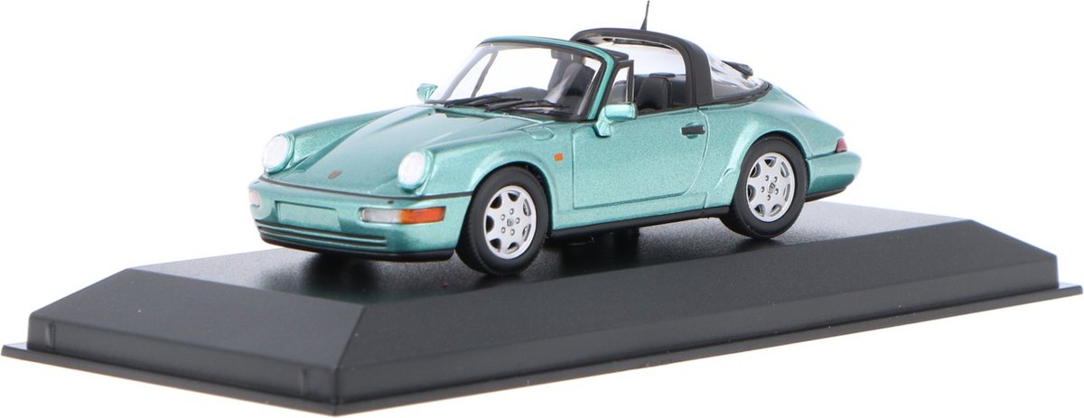 Porsche 911 Carrera 2 Targa 1991 - 1:43 - MaXichamps