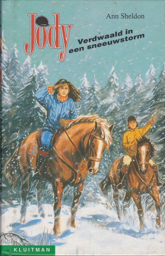 Twee meisjes te paard in een besneeuwd bos. Op de voorgrond een meisje met bruin haar in blauwe jas, op een bruin paard. Op de achtergrond een meisje in gele jas op een bruin paard.