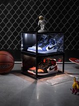 SneakerStack | Sneakerbox LED zwart | 1 PACK | Glashelder, Stevig, Geschikt voor elke schoenmaat, Uniek design en Stapelbaar - Sneakerdisplay - Sneaker kast - Sneaker organizer - Schoenenboxen - Schoenopbergers - Schoenen opbergdoos