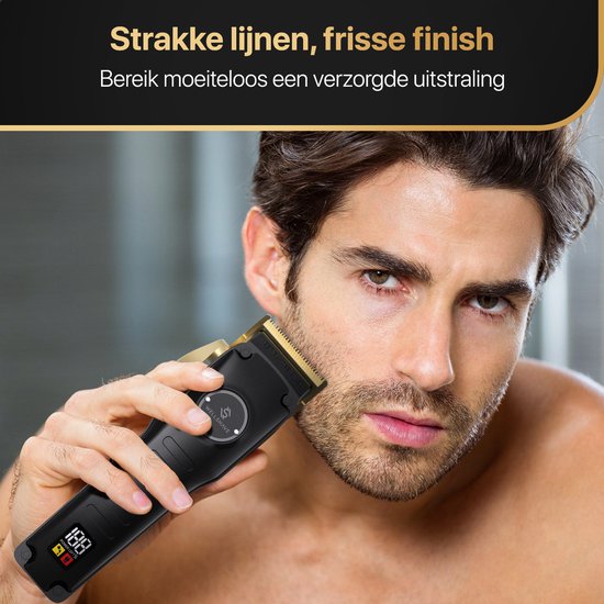 Man met baard die zichzelf scheert met een zwarte tondeuse met gouden accenten en LED-display, voor een strakke, frisse finish.