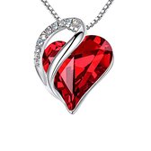 Ketting hartje versierd met rood Swarovski® kristal - 45 cm - Valentijnsdag - Moederdag Cadeau - Geschenkset Vrouwen - Cadeau voor Vrouw - Verjaardagscadeau - Cadeau - Geschenk voor haar - Kerst Cadeau - Juwelia