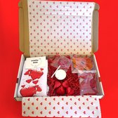 Cadeau box – Love - Hou van je – Gefeliciteerd - Verrassings Pakket – Verjaardag - Gift box - Valentijn - Cadeau voor vrouw man – Kado – Sokken - Verjaardags cadeau – Verliefd -Geschenkdoos –LuckyDay Socks - Maat 37-44