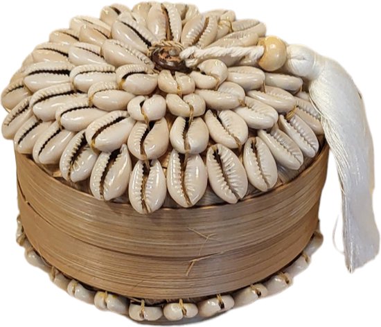 Bamboedoosje met kauri schelpen - opbergdoosje - handgemaakt - bali