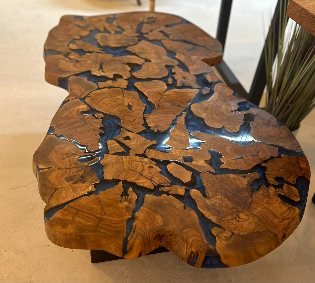 Arka Woods - Epoxy en olijfhout salontafel - Skyla