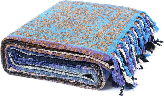 Gezellige groene decoratieve plaid, voor bank, bank, bed