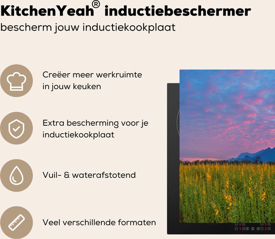 KitchenYeah® Inductie beschermer 89.6x51.6 cm - Bloemenveld voor een berg - Kookplaataccessoires - Afdekplaat voor kookplaat - Inductiebeschermer - Inductiemat - Inductieplaat mat