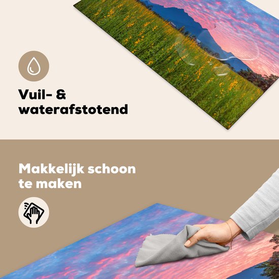 KitchenYeah® Inductie beschermer 89.6x51.6 cm - Bloemenveld voor een berg - Kookplaataccessoires - Afdekplaat voor kookplaat - Inductiebeschermer - Inductiemat - Inductieplaat mat