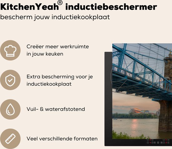 KitchenYeah® Inductie beschermer 76x51.5 cm - De John A. Roebling hangbrug met uitzicht op de stad Cincinatti - Kookplaataccessoires - Afdekplaat voor kookplaat - Inductiebeschermer - Inductiemat - Inductieplaat mat