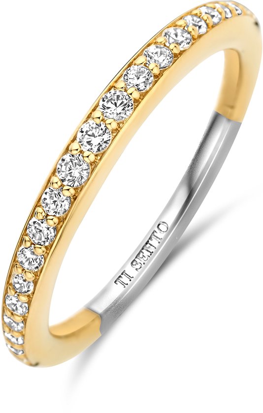 Gouden ring met zirkonia steentjes. De band van de ring is aan de bovenzijde bezet met steentjes.