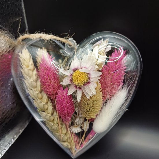 Droogbloemenkaart "hart onder de riem" en hart met roze droogbloemen | liefde | kaart | wDroogbloemen Wenskaart met Hart – “Hart onder de Riem” – Cadeaukaart Sterkte & Liefde – Decoratie Droogbloemen – Beterschap & Support