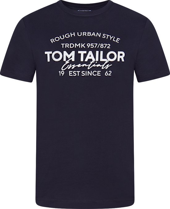 Donkerblauw T-shirt met opdruk 'ROUGH URBAN STYLE TRDMK 957/872 TOM TAILOR Essentials 19 EST SINCE 62'.
