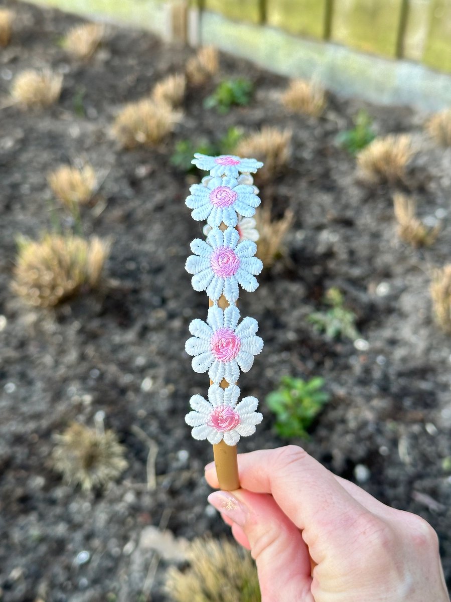 Diadeem - Meisjes diadeem - Haarband madelief wit met Roze - Meisjes haarband - Haarbandjes - Haaraccessoires - Haaraccessoires voor meisjes - Handmade - Gouden diadeem - Bruiloft - Haaraccessoires Bruiloft - Cadeautje