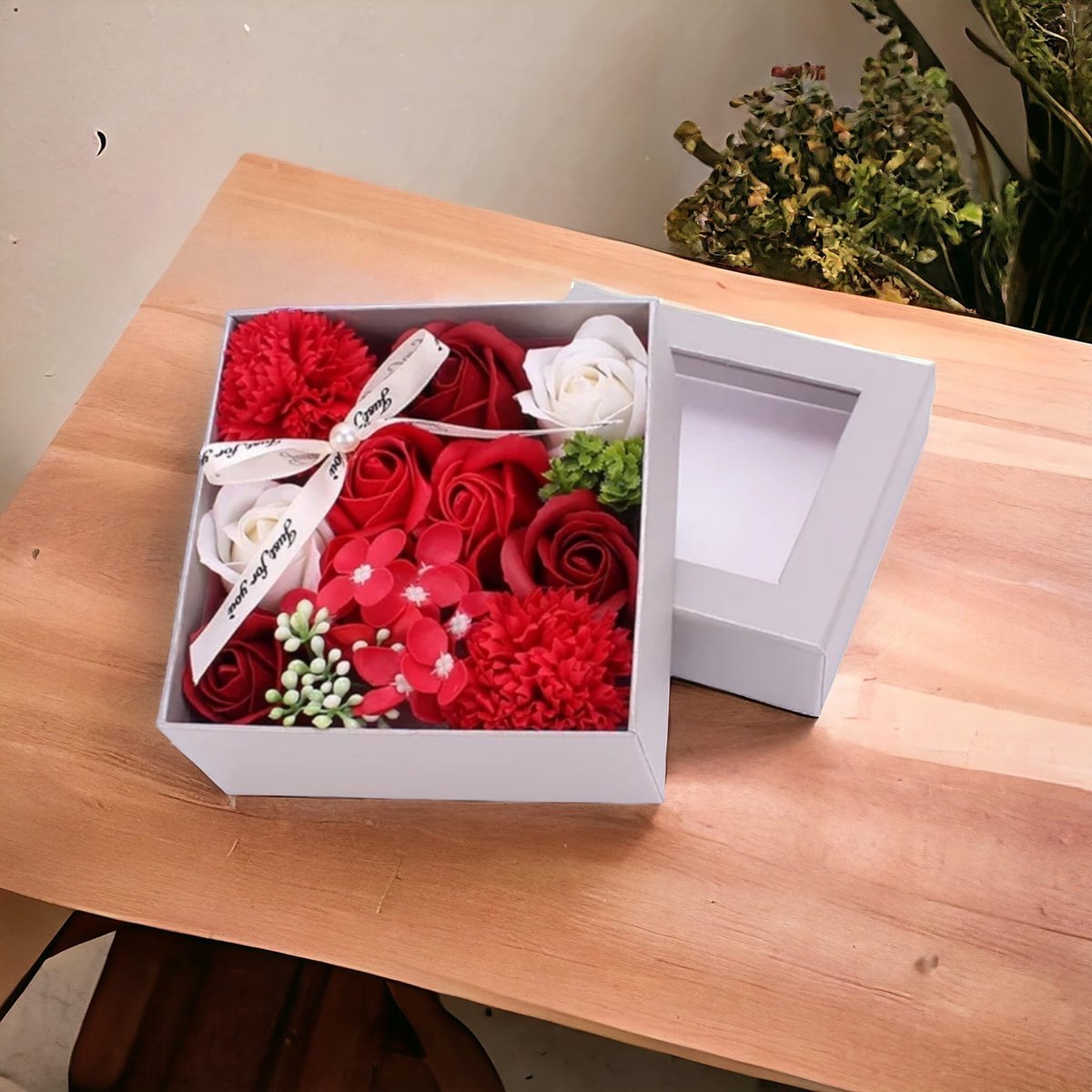 AliRose - Luxe Zeep Boeket - Sierboeket Box Rood - 8 Stuks - Natuurzeep - Realistisch Rozen Boeket - Lichtelijk Geparfumeerd - Geschenkset - Romantiek - Romantisch - Liefde - Amor - Valentijn - Cadeau