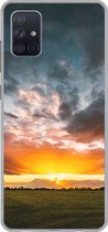 Geschikt voor Samsung Galaxy A71 hoesje - Zonsondergang boven een weiland in Nederland - Siliconen Telefoonhoesje