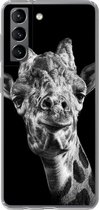 Geschikt voor Samsung Galaxy S21 hoesje - Giraffe tegen zwarte achtergrond in zwart-wit - Siliconen Telefoonhoesje
