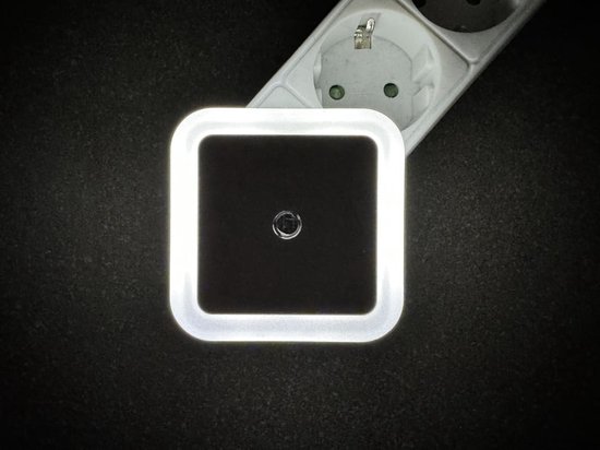 Led nachtlicht met sensor modern - wit licht 6000k- automatisch aan bij duisternis - Kinderlamp - Nachtverlichting kantoor of thuis - Anti-Diefstal lamp - Trapverlichting