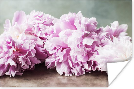 Poster Pivoines roses sur la table 90x60 cm - Tirage photo sur Poster (décoration murale salon / chambre)