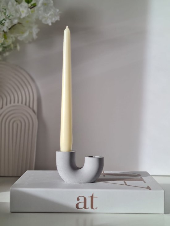 Kandelaar U vorm asymmetrisch kaars houder voor twee kaarsen - grijs - hoogte 5.5 cm - 100% jesmonite