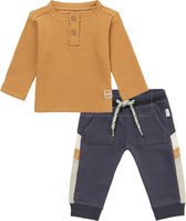 Noppies - kledingset - 2delig - Sweatpants - Joggingbroek Maury - India Ink - Blauw - Shirt Manila Apple Cinnamon - Maat 92