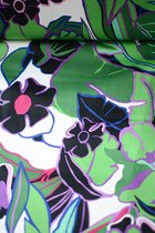 Stretchkatoen groen met bladeren en bloemen 1 meter - modestoffen voor naaien - stoffen Stoffenboetiek