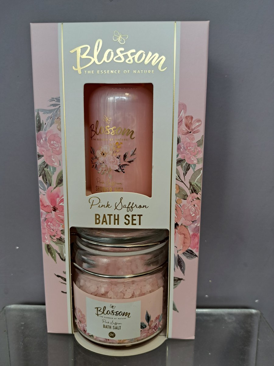 Goedkoopste geschenk set vrouwen verjaardag - moeder dag - leuk geschenk - kerst - vriendin -vegan - - bad zout - douche gel - pink saffraan