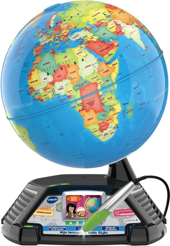 Interactieve wereldbol met een pen, toont Europa, Afrika en delen van Azië. Het scherm toont 'Super Quiz'.