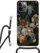 Hoesje met koord Geschikt voor iPhone 13 Pro Max - Stilleven met bloemen - Schilderij van Cornelia van der Mijn - Siliconen - Crossbody - Backcover met Koord - Telefoonhoesje met koord - Hoesje met touw