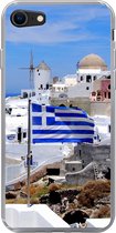 Geschikt voor iPhone SE 2020 hoesje - Vlag van Griekenland tussen de witte huisjes - Siliconen Telefoonhoesje
