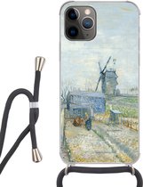 Hoesje met koord Geschikt voor iPhone 12 Pro Max - Montmartre: molens en moestuinen - Vincent van Gogh - Siliconen - Crossbody - Backcover met Koord - Telefoonhoesje met koord - Hoesje met touw