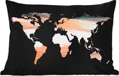 Buitenkussens - Tuin - Wereldkaart met zandkleurige verfstrepen op een zwarte achtergrond - 50x30 cm