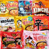 SAMCHEER Korean Mix Ramen Box - Samyang Hot Chicken Carbonara - Nongshim Shin Kimchi Instant Ramen Noodles -Dragon Ball Metal Sheet- 8 delige box